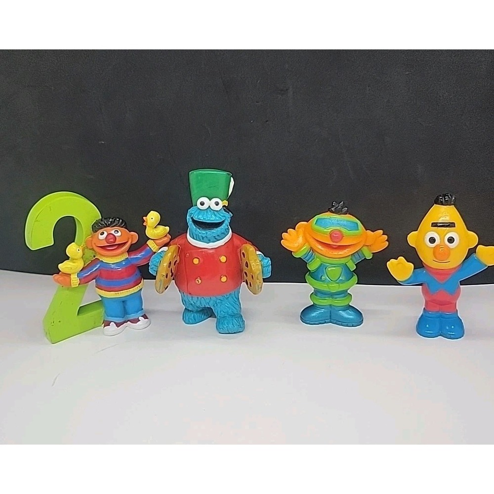 Lot Of 4 Sesame Street Henson And Applause Figures Burt Ernie Cookie Monster